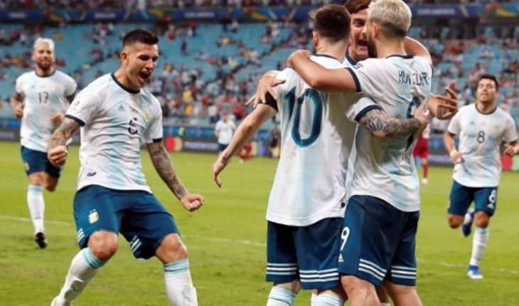 translated from Spanish: Argentina beat Chile 2-0 for third place in the Copa America