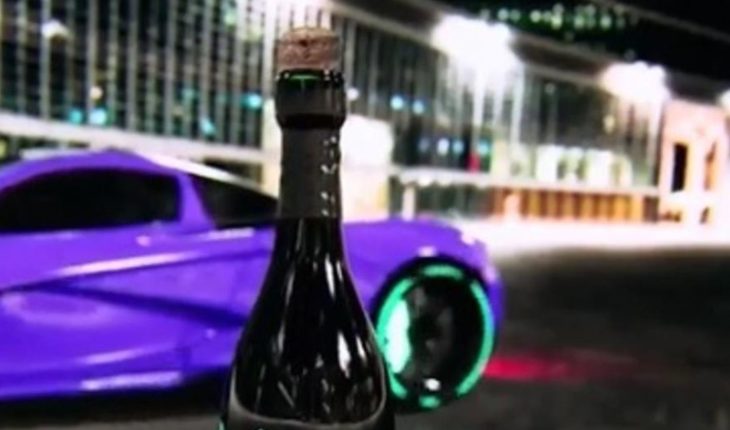 translated from Spanish: Bottle Cap Challenge on another level: unpack bottles with cars