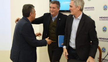 translated from Spanish: Cornejo and Etchevehere presented the Mercosur-European Union agreement