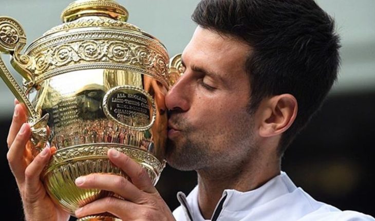 translated from Spanish: Djokovic celebrated against Federer in a Wimbledon final for remembrance