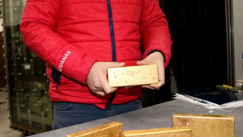 Gold ingots will be auctioned by the National Customs Service