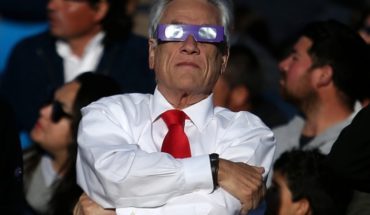 Piñera takes advantage of eclipse to ask to put "our country going"