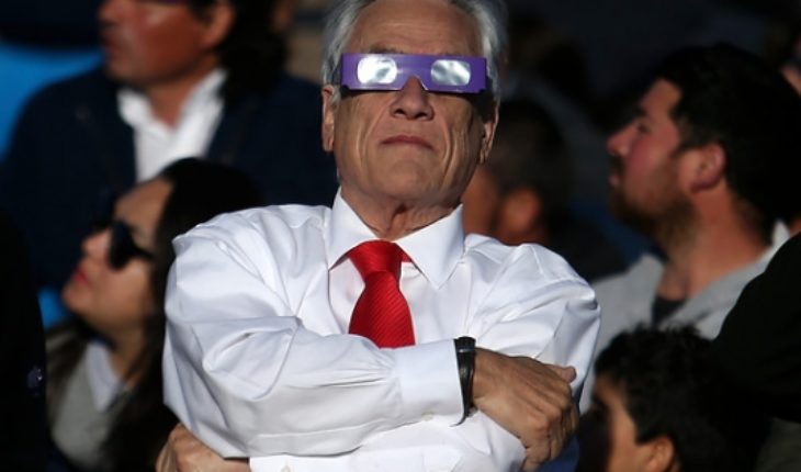 translated from Spanish: Piñera takes advantage of eclipse to ask to put “our country going”