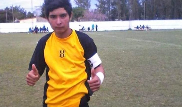 translated from Spanish: Santa Fe: 17-year-old boy tackled a chest penalty and died