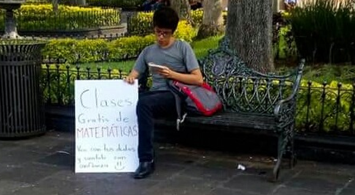 Teen math prodigy offers classes in a free Veracruz park