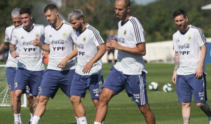 translated from Spanish: The Argentina national team faces their last practice before the semi-final against Brazil