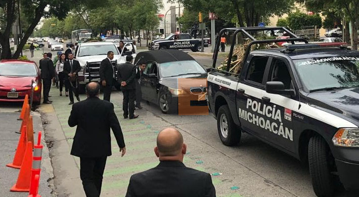 The remains of the Secretary of Public Security of Michoacán arrive in Guadalajara for his funerals