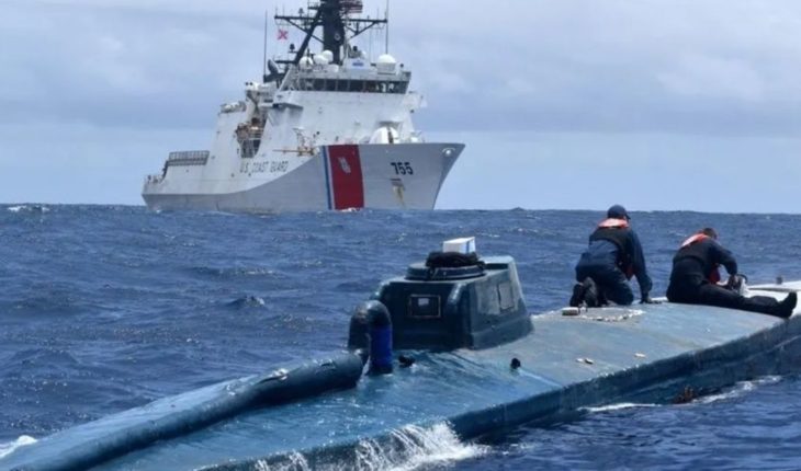 translated from Spanish: They caught a “narcosubmarino”: it carried a ton of cocaine
