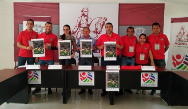 They present the First Municipal Rapid Football League in Morelia, Michoacán