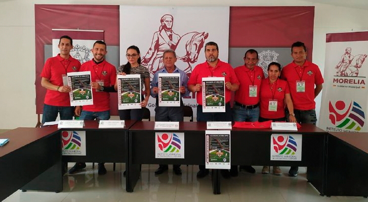 They present the First Municipal Rapid Football League in Morelia, Michoacán