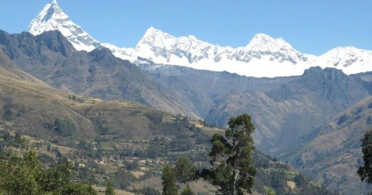 Two Argentinian mountaineers killed at a summit in Peru
