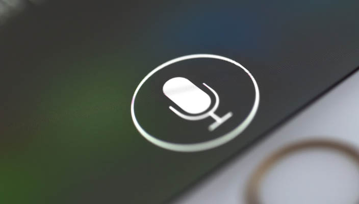 Apple se disculpa por escuchar conversaciones privadas a través de Siri