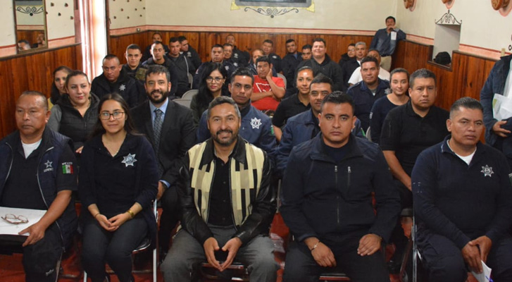 Capacitan a oficiales de seguridad pública de Pátzcuaro en masculinidades no violentas