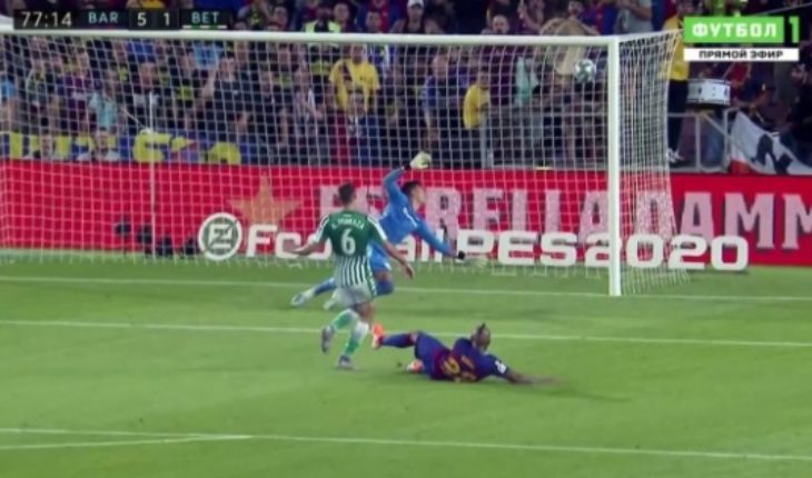 Con golazo de Arturo Vidal el Barcelona selló una aplastante victoria sobre el Betis