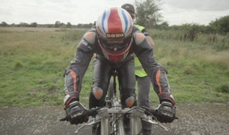 Cómo hizo un ciclista para alcanzar 280 km/h, el nuevo récord mundial masculino