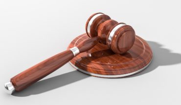 Inhabilitan 10 años a un juez federal por hostigamiento sexual