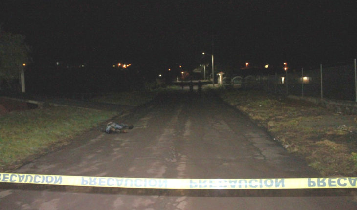 Joven es muerto a balazos en poblado de Tangancícuaro