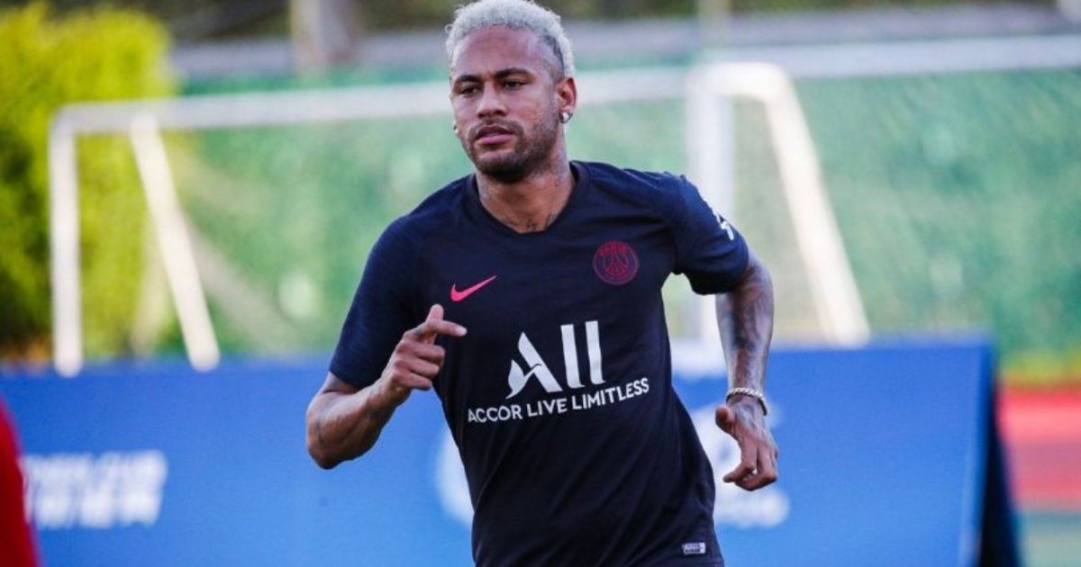 Neymar recibe dura crítica de France Football en su última portada