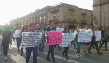Periodistas se manifiestan exigiendo justicia a favor de comunicóloga golpeada