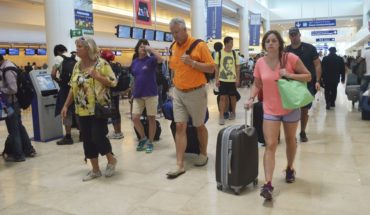 Sancionan al Aeropuerto de Cancún por monopolio de taxis