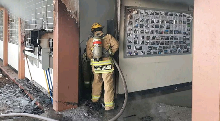 Se registra incendio en la secundaria "Gildardo Magaña" en Purépero, Michoacán