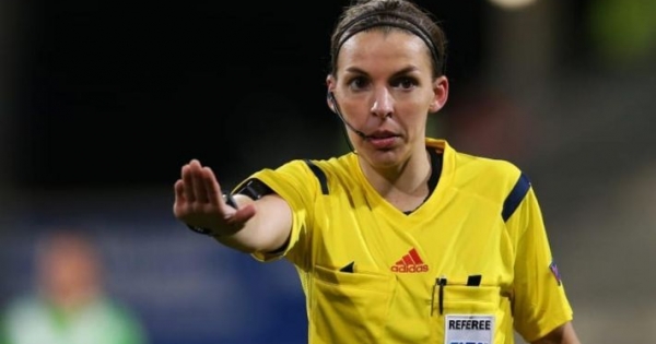 Stephanie Frappart, la primera árbitro que dirigirá una final europea