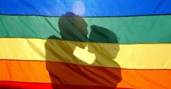 Temas valóricos en la Cadem: celebran mayoritario respaldo a la eutanasia y el matrimonio homosexual