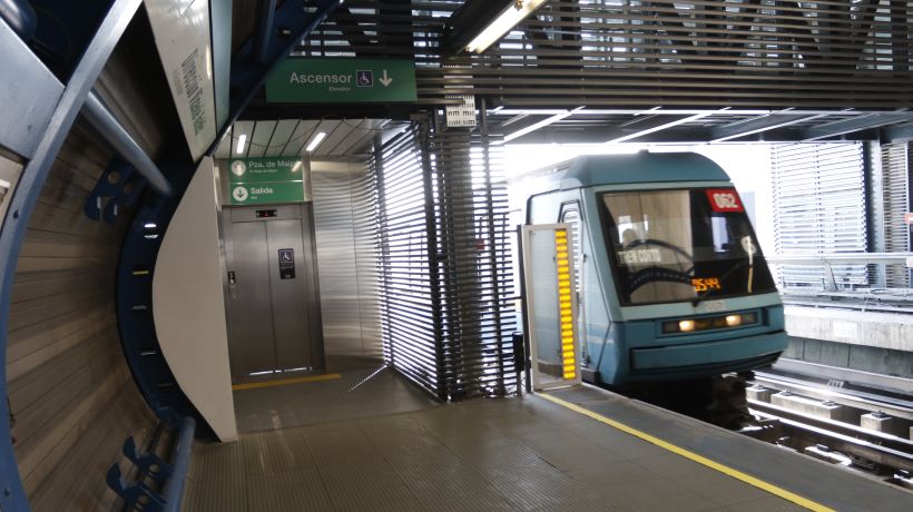 Acne-causing bacteria would be present throughout the Santiago Metro network