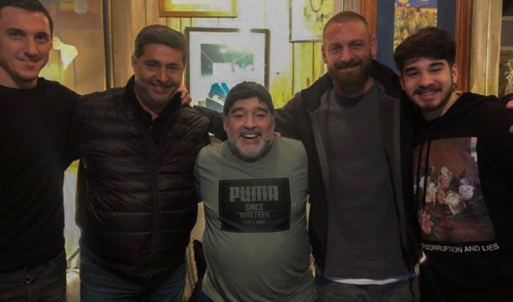 translated from Spanish: De Rossi fulfilled another dream in Argentina and visited Diego Maradona