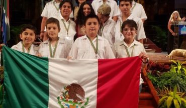 translated from Spanish: Mexico wins 7 medals at Math Olympiad