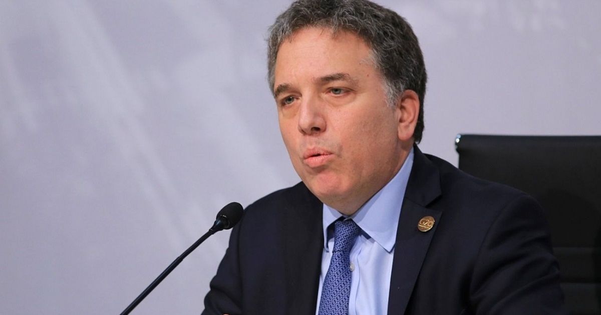 Nicolás Dujovne and Macri resigned