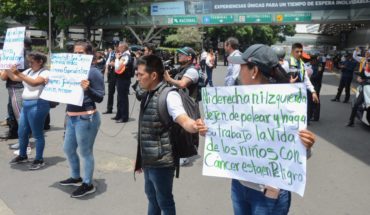 translated from Spanish: Parents of children with cancer protest lack of medicines