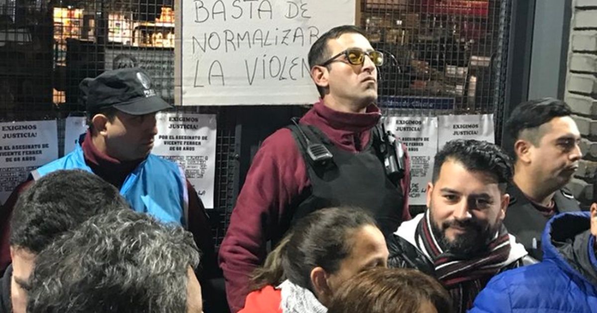 Protest in front of supermarket where a man who stole food was killed