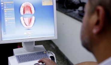 translated from Spanish: The Faculty of Dentistry of La Plata serves more than a thousand patients per day, free of charge