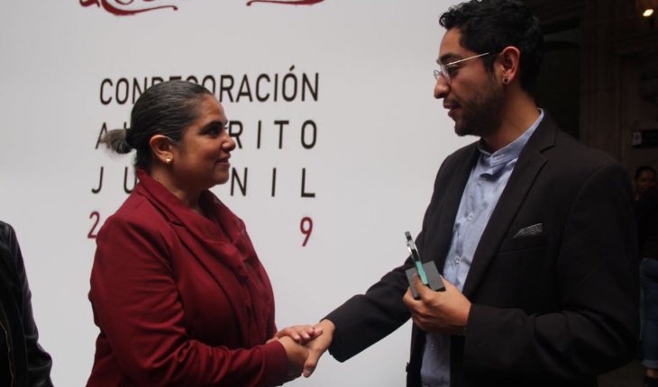 translated from Spanish: Yahir Morales, Youth Merit Award in the Cultural Field for SeCultura