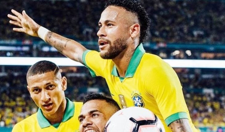 Barcelona recibió presión de Rakuten y Nike para lograr fichaje de Neymar