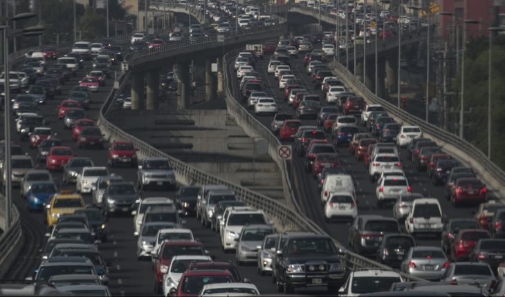 Mexicanos pierden 94 mdp y 70 horas al año en el tráfico