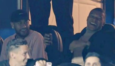 Neymar y Mbappé, a pura risa, se burlan del Real Madrid en palcos del PSG