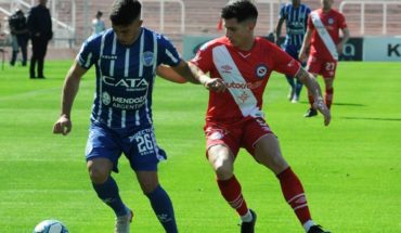 translated from Spanish: Argentinians surprised Godoy Cruz and remains undefeated in the Superleague