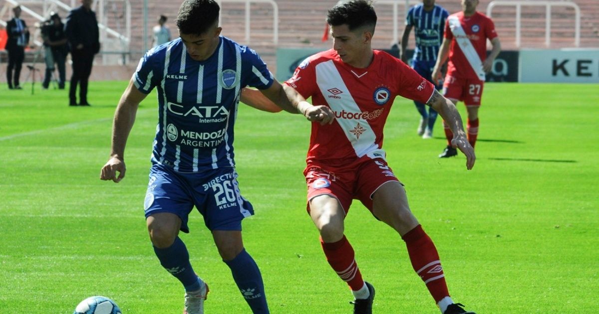 Argentinians surprised Godoy Cruz and remains undefeated in the Superleague