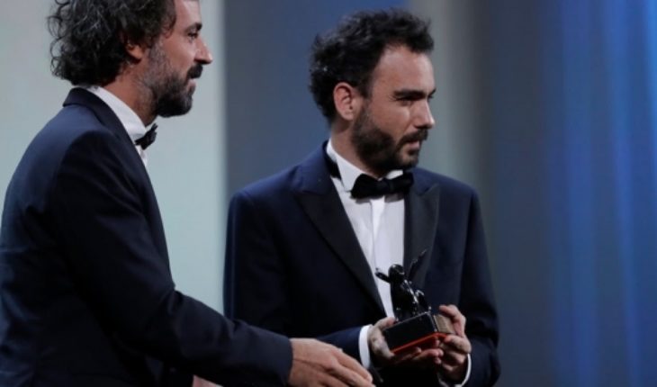 translated from Spanish: Chilean film “White in White” wins award at Venice film