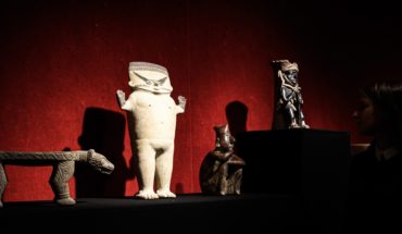 translated from Spanish: Despite Mexico claims, they auction Aztec goddesses and achieve 1.3 mdd