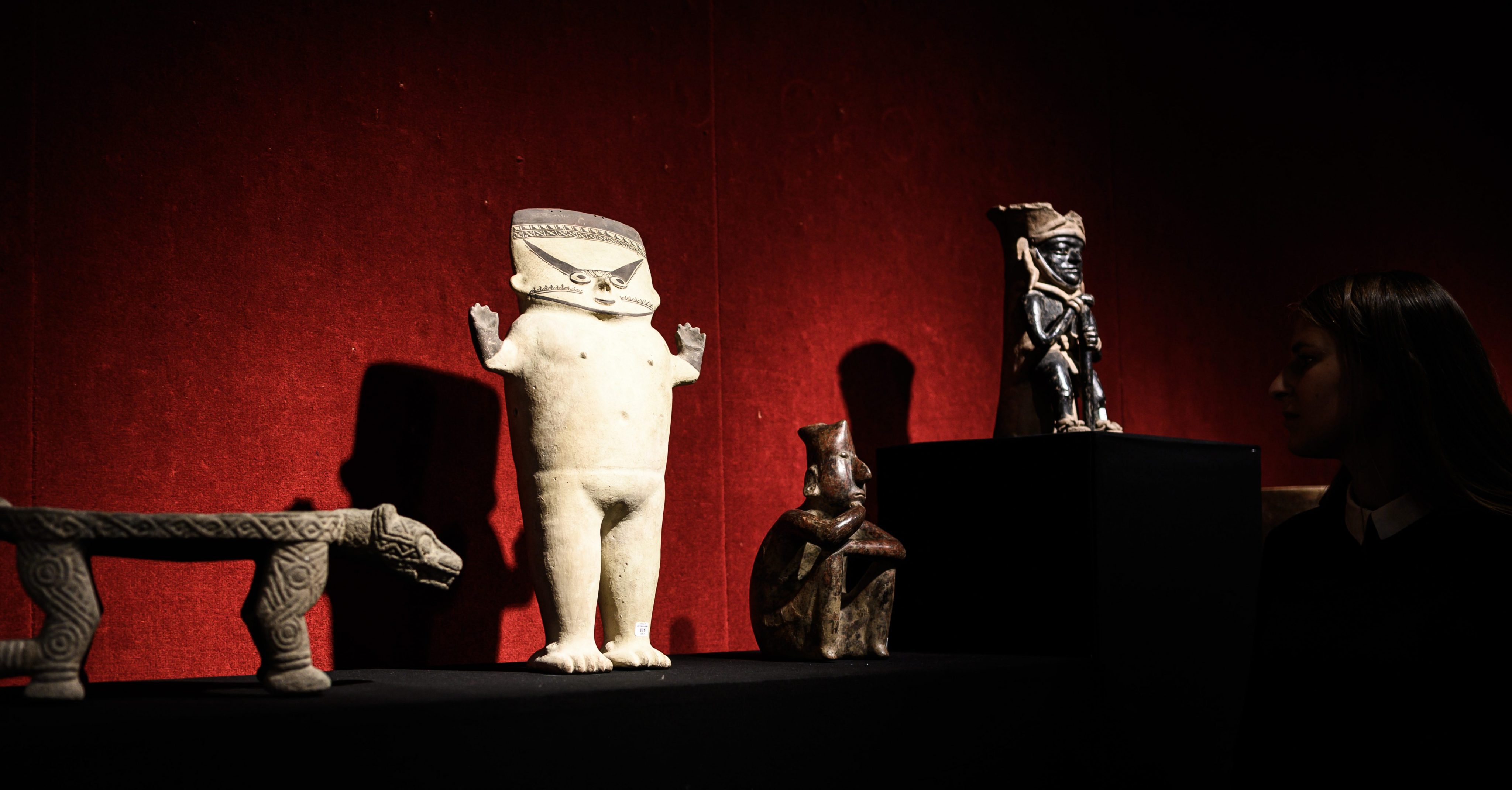 Despite Mexico claims, they auction Aztec goddesses and achieve 1.3 mdd