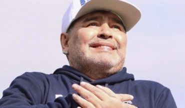 translated from Spanish: Diego Maradona arrived in Gymnastics: the presence of a River player and the reaction in the nets