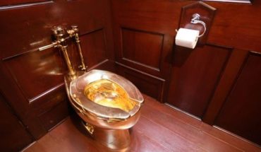 translated from Spanish: Gold toilet stolen valued at over a million euros