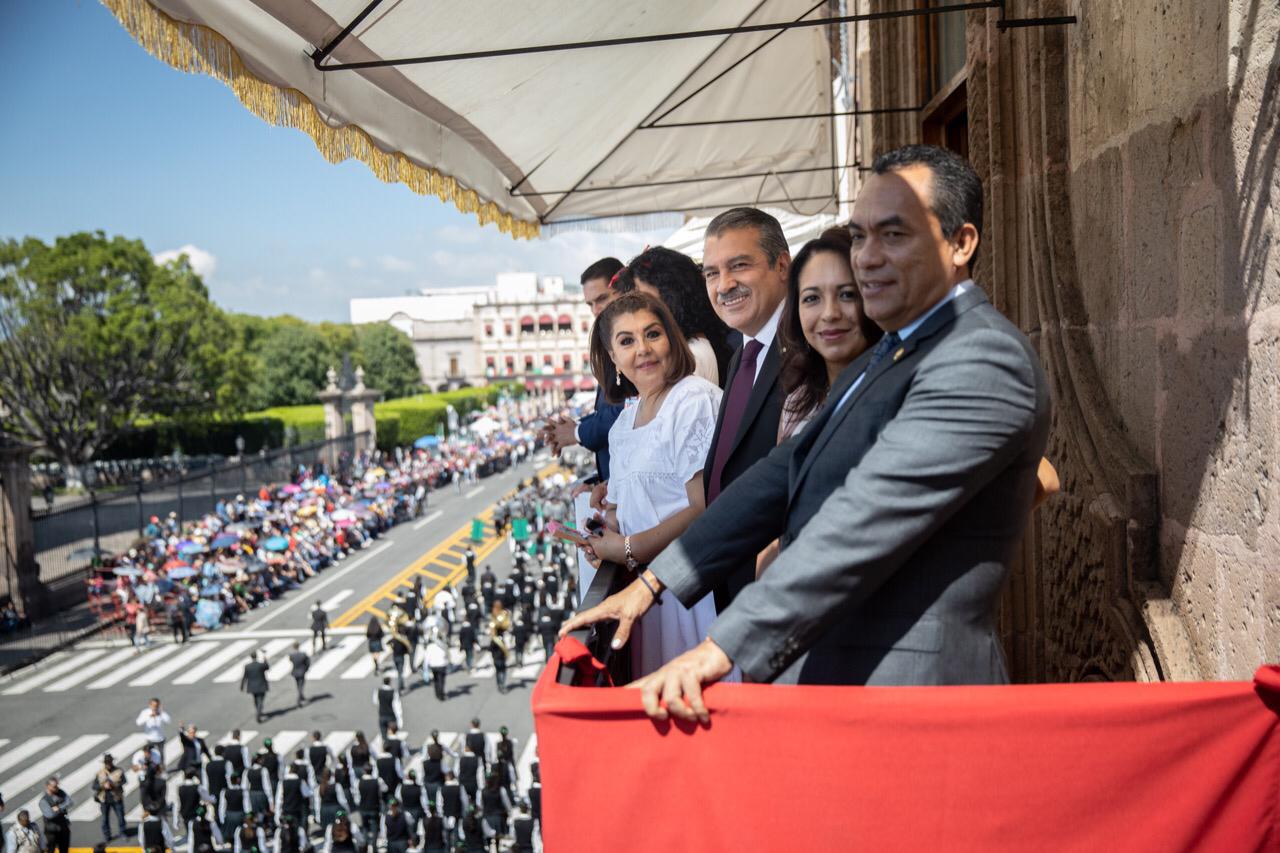 Harmony, good cheer and applause in parade commemorating the Struggle of Independence: Raúl Morón