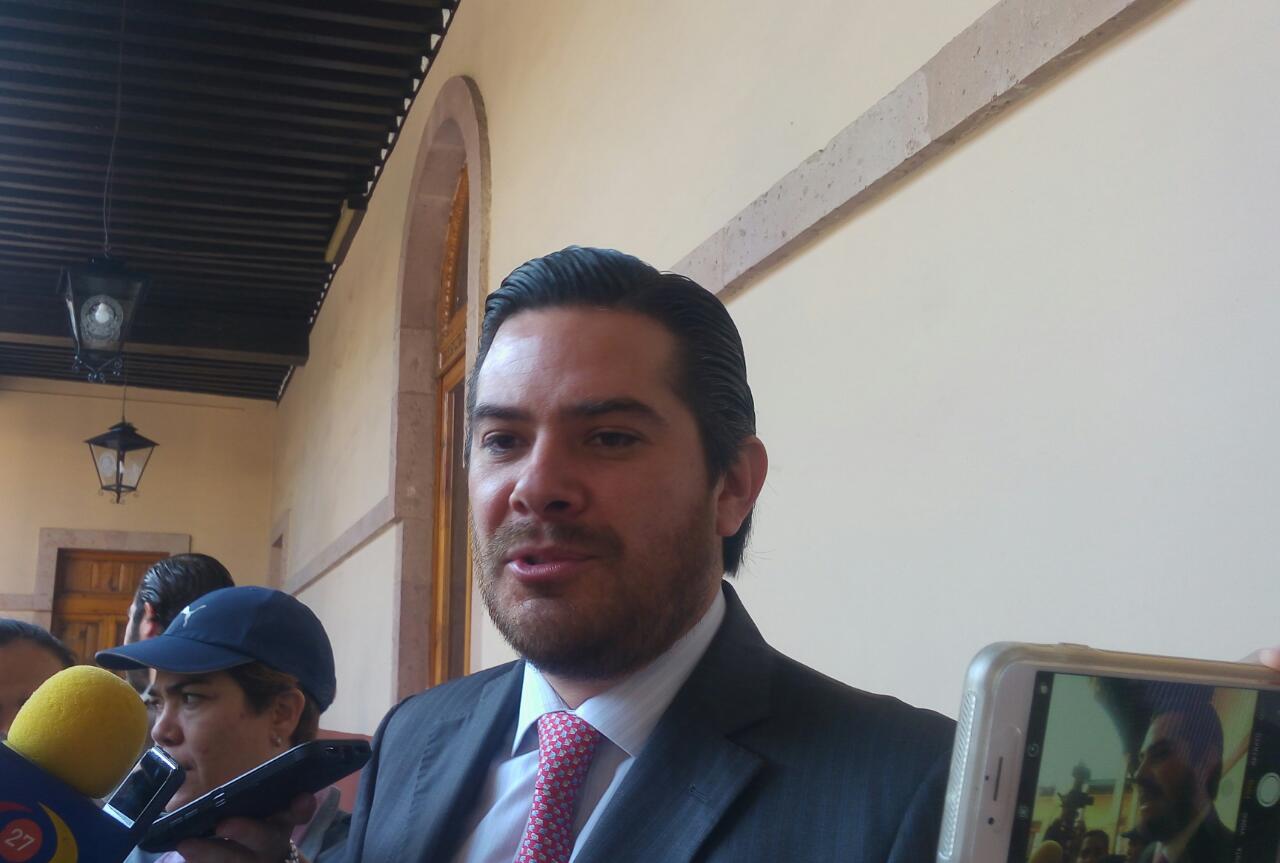 In favor Eduardo Orihuela report to the Governor's Congress