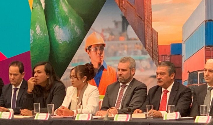 translated from Spanish: Itzel Camacho recognizes union of authorities for the benefit of the port of Lázaro Cardenas