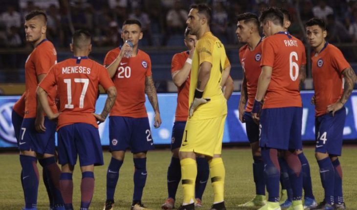 translated from Spanish: La Roja fell 2-1 with Honduras