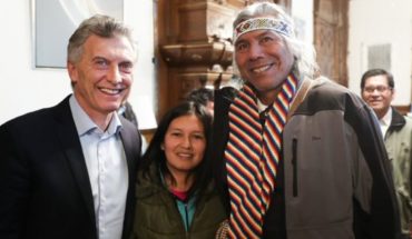 translated from Spanish: Macri welcomed the historic QOM leader and listened to his claims